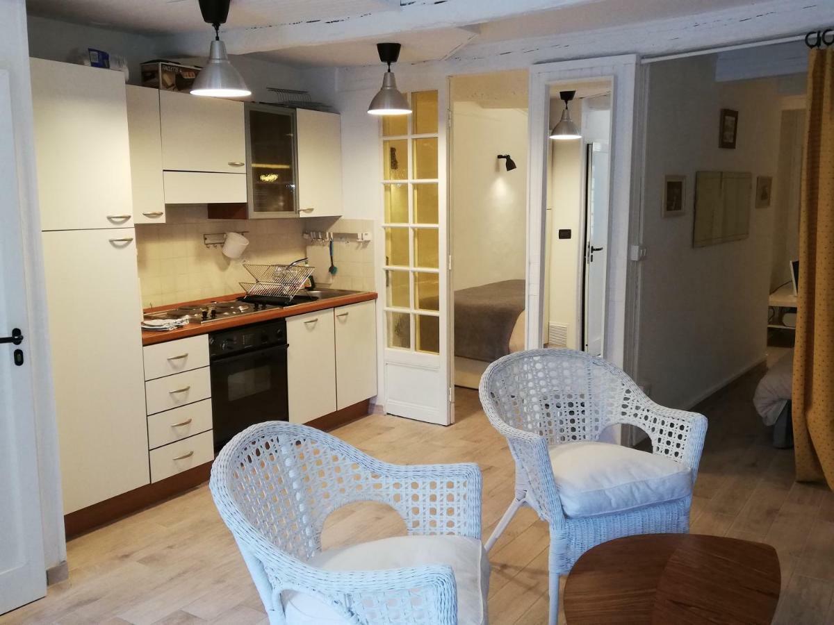 Au Coeur De Tende Apartment Bagian luar foto